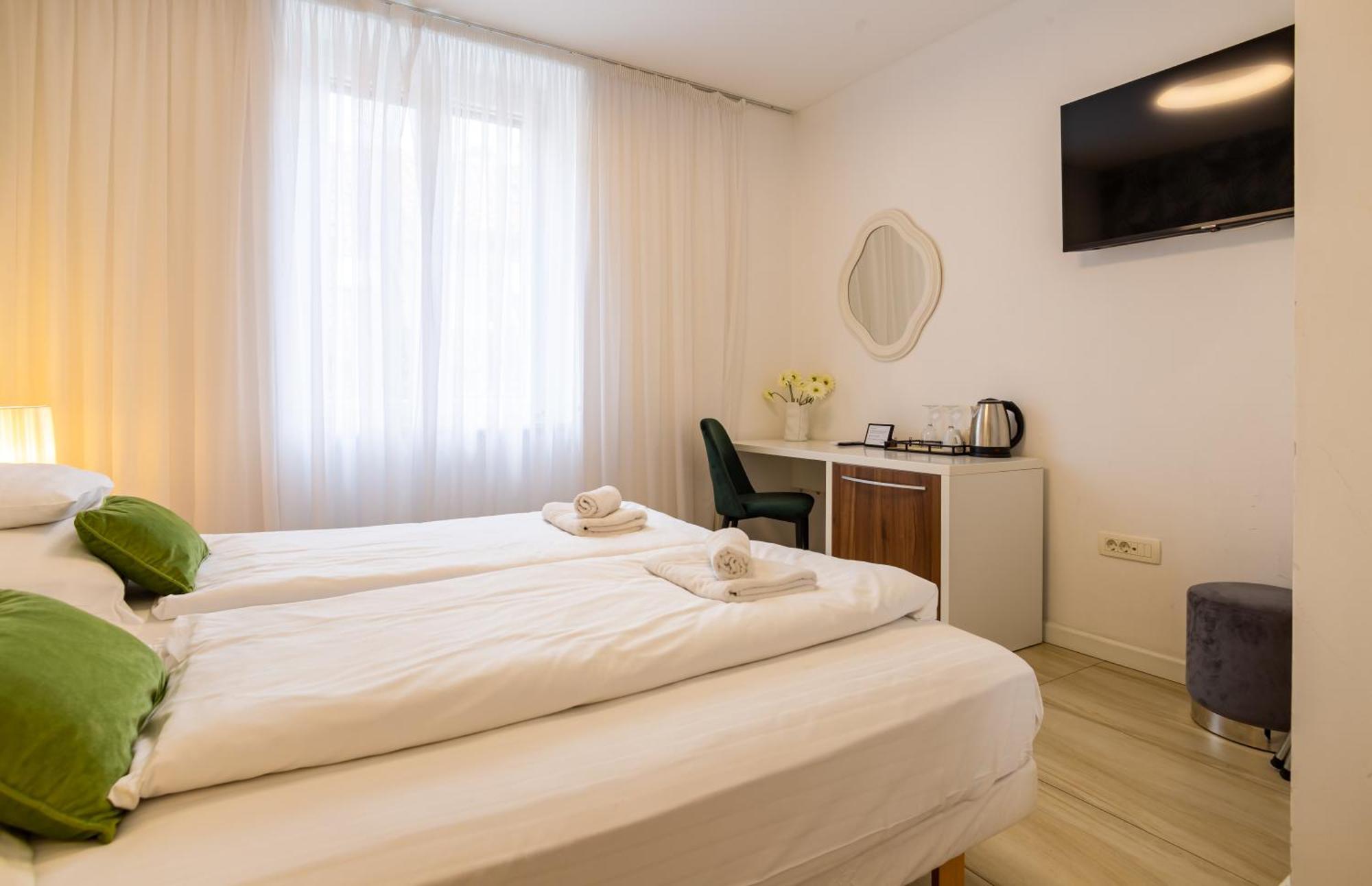 Apartments & Rooms Graso Split Bagian luar foto