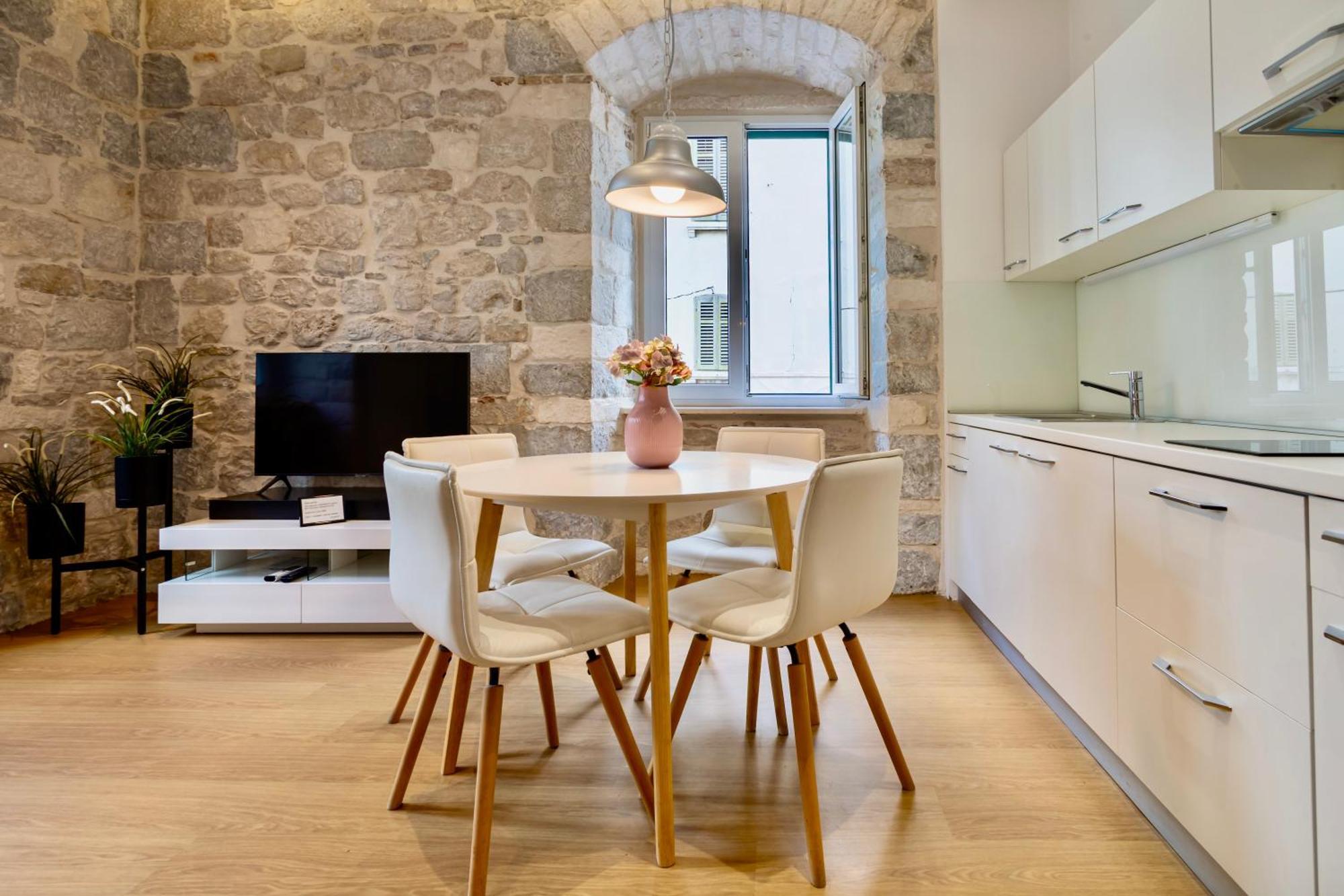 Apartments & Rooms Graso Split Bagian luar foto