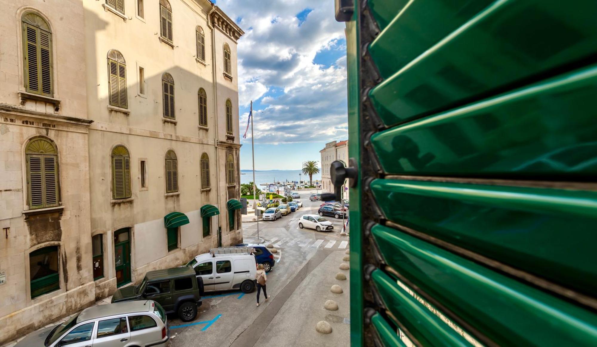Apartments & Rooms Graso Split Bagian luar foto