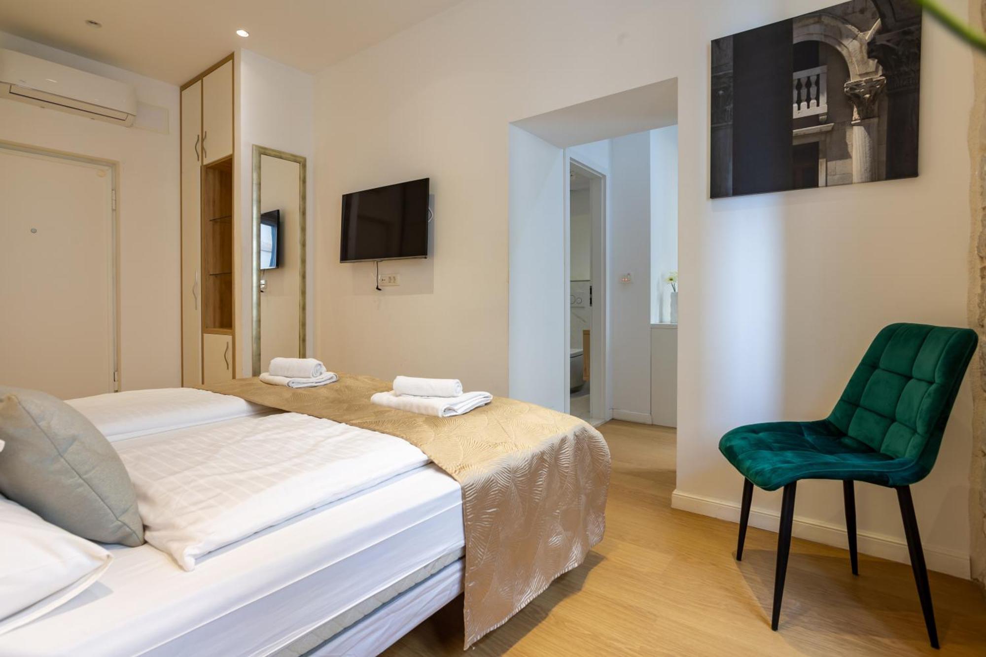 Apartments & Rooms Graso Split Ruang foto