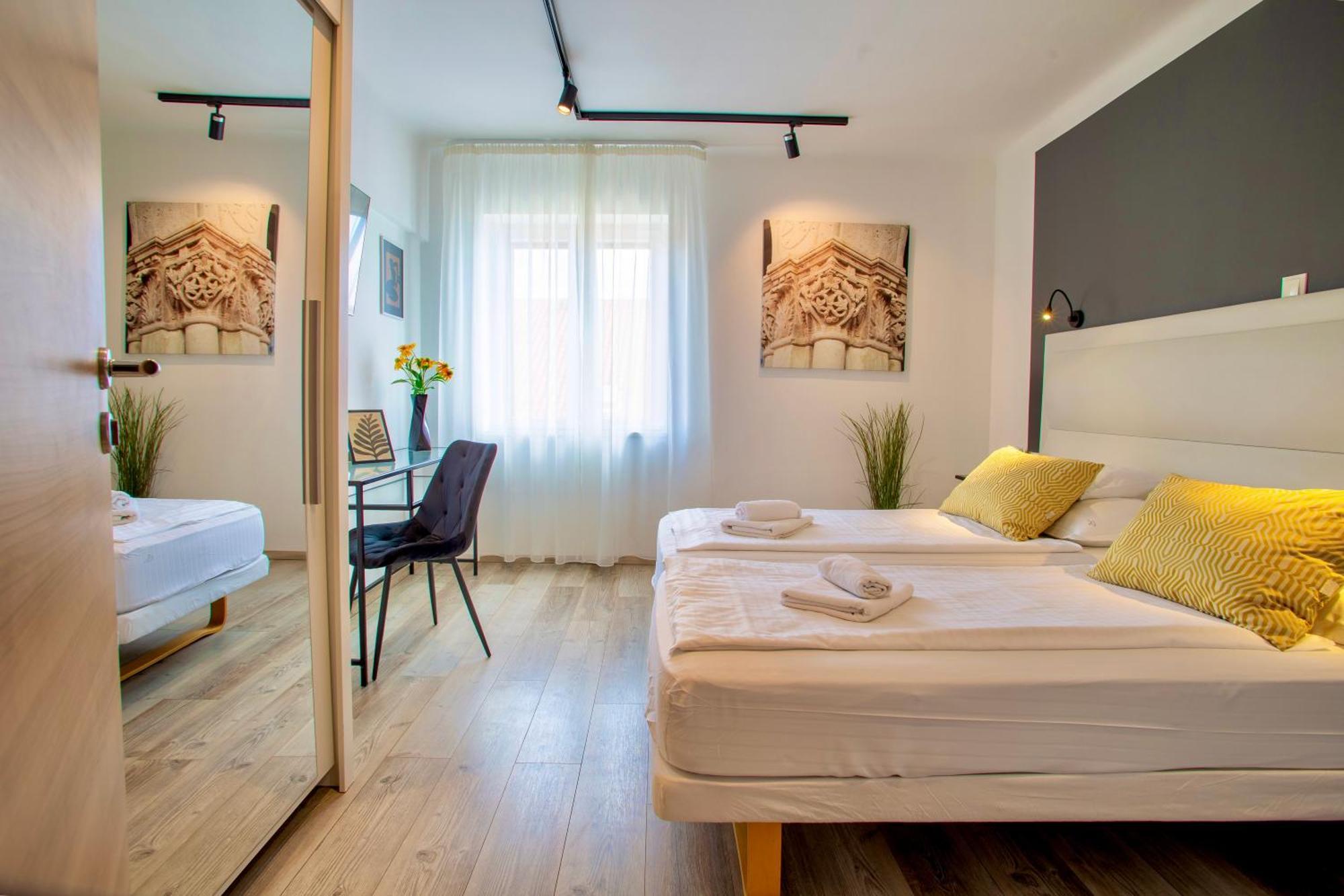 Apartments & Rooms Graso Split Ruang foto